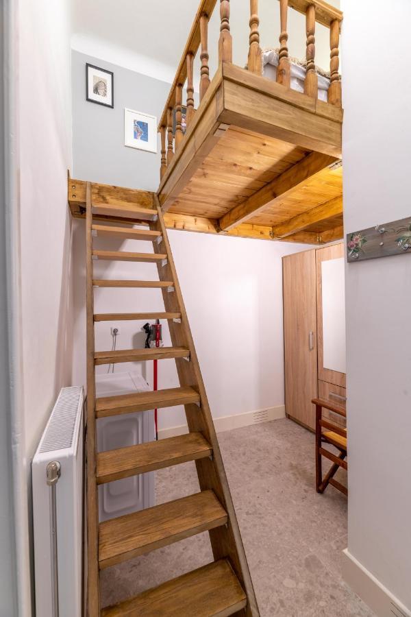 Petralona's House Apartment