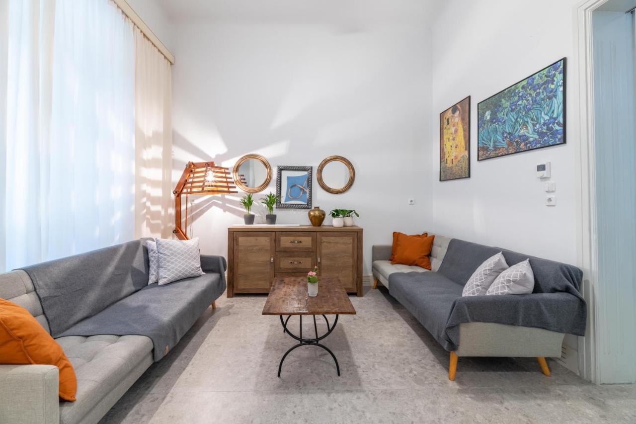 Petralona's House Apartment
